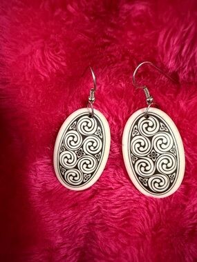 Black & cream Swirl Oval Drop Earrings - Women Jewelry